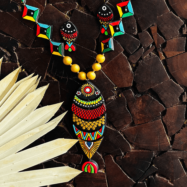 Multicolor Fish Design Handmade Neckpiece Set